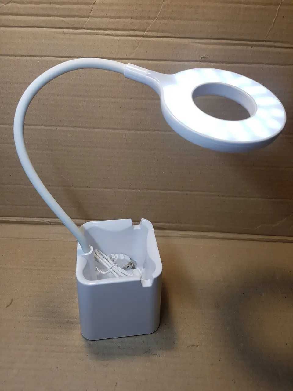 Настільна лампа на акумуляторі біла 3 рівні яскравості