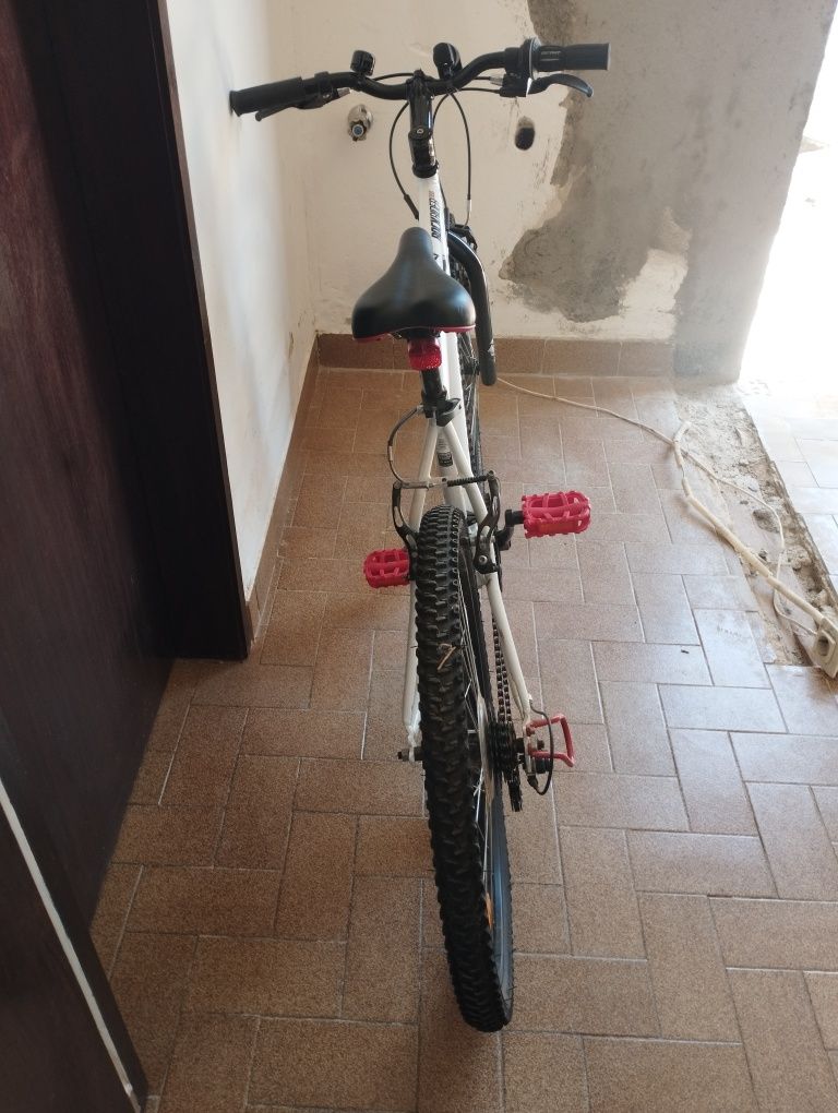 Vendo bicicleta B-Twin MMX Rock rider 300