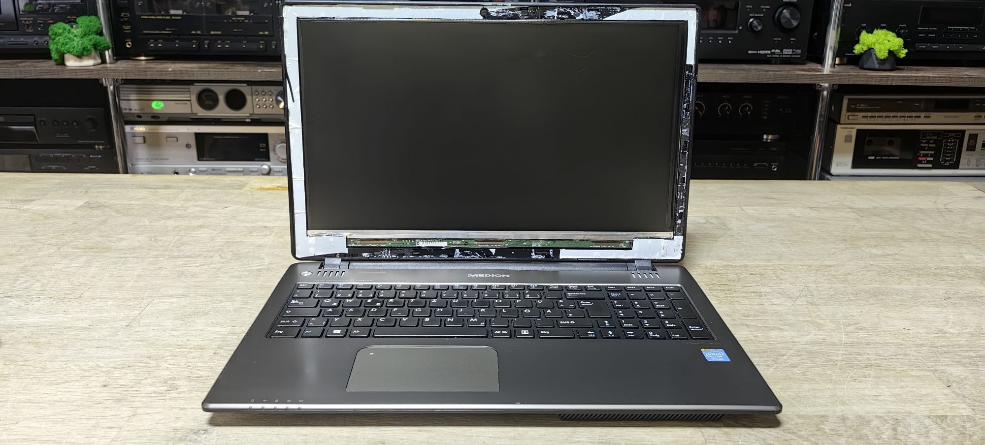 Ноутбуки Dell P40G/Toshiba Satellite L550/Medion Akoya E6240