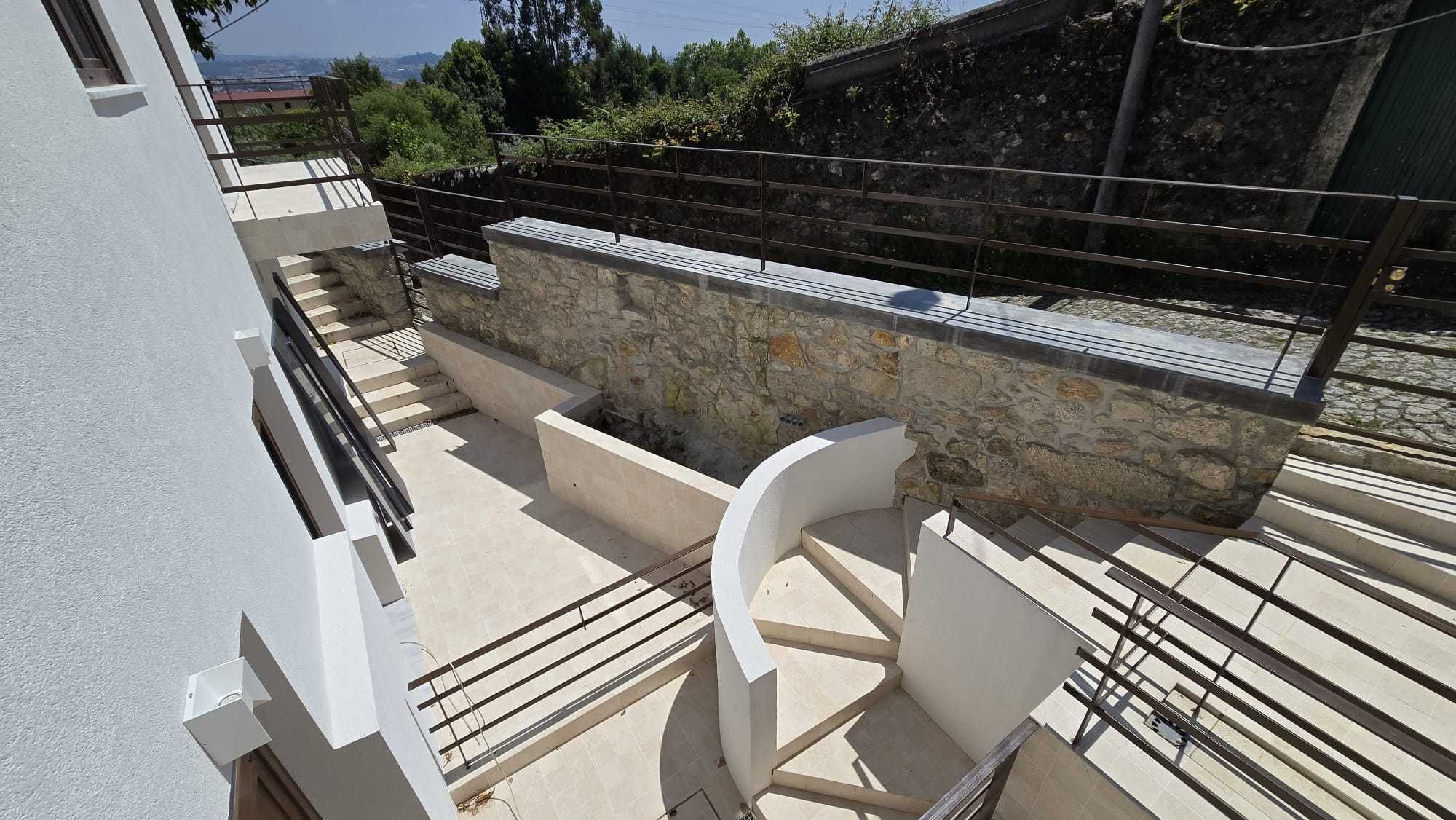 Vende-se Andar moradia NOVOS  T2 Campanhã