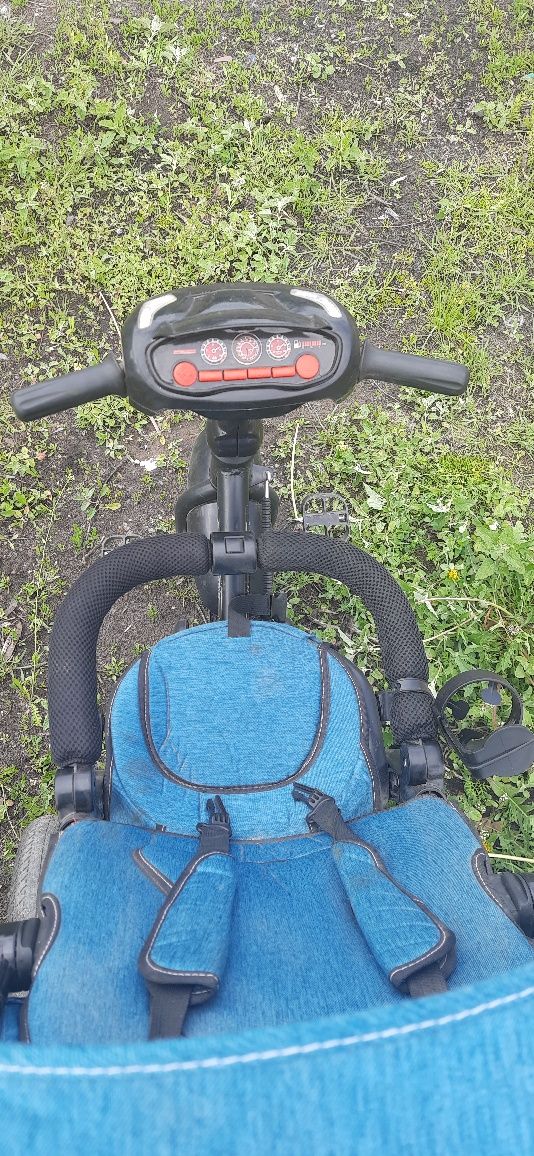 Продам трёхколёсный велосипед с музыкой, с родительской рукой 2 в 1. Х