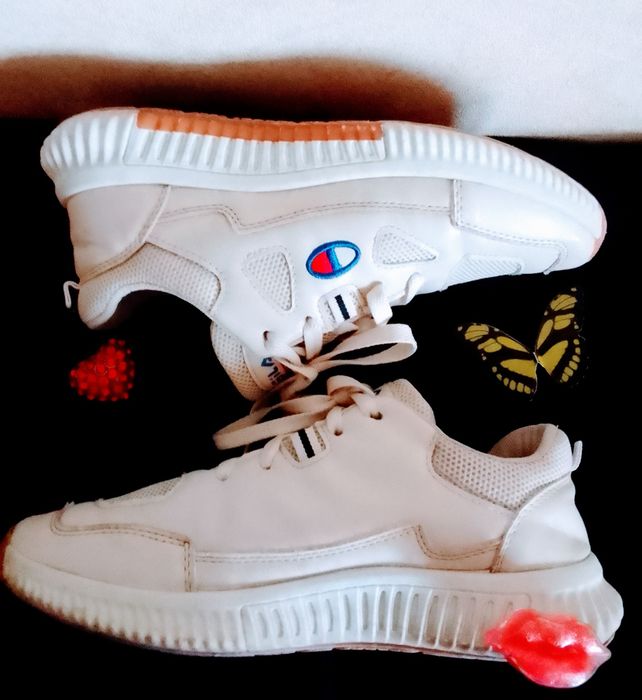 Свои стильные фирменные кроссовки. Made in Turkey. Размер 38 (25 см).