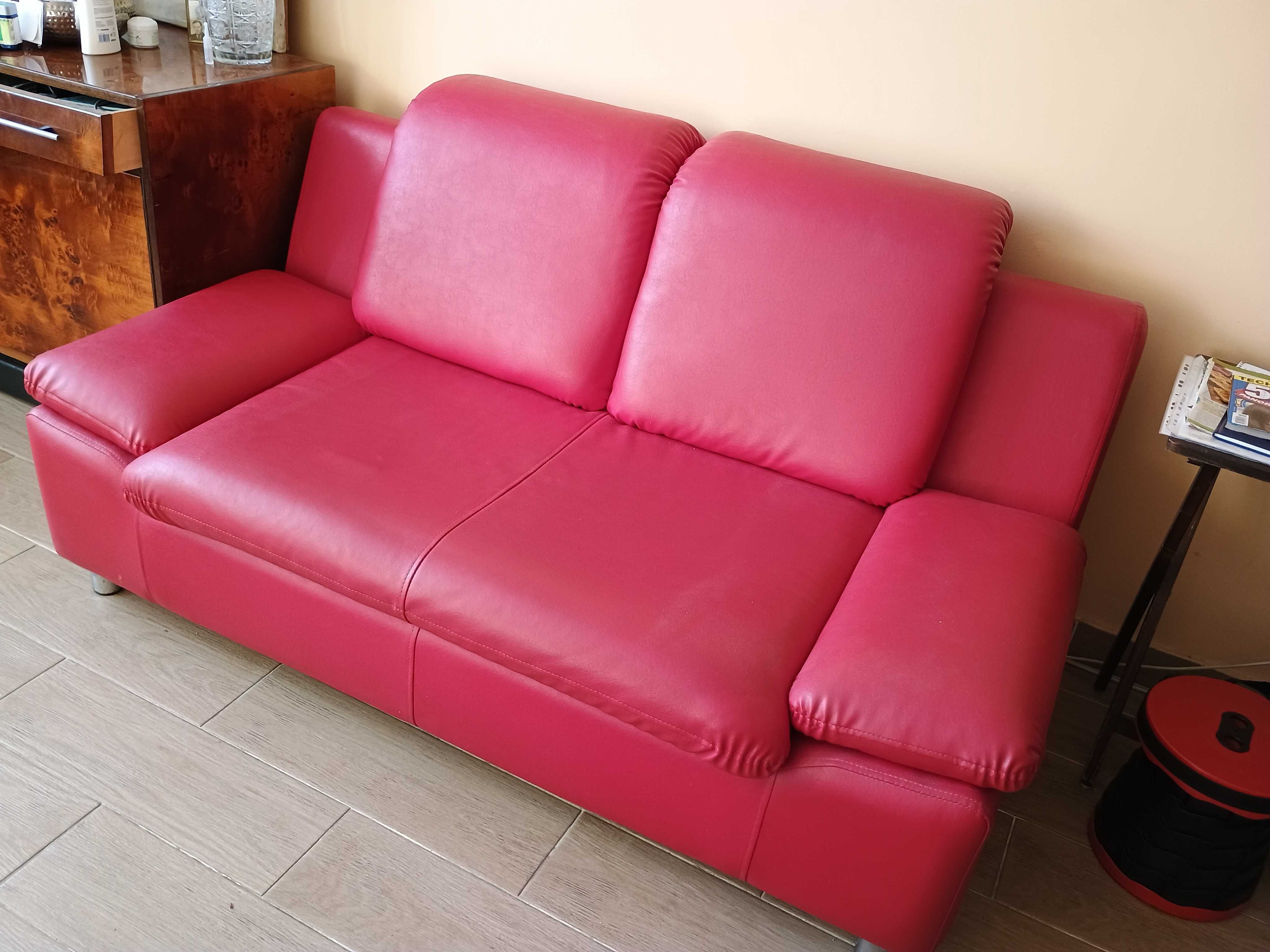 Kanapa szeroka z pojemnikiem . Nieużywana.Odbiór z Chorzowa