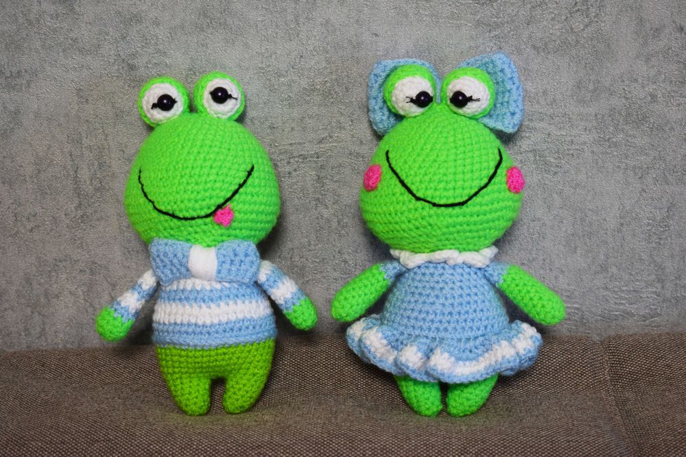 Игрушки-лягушки, ручная работа.