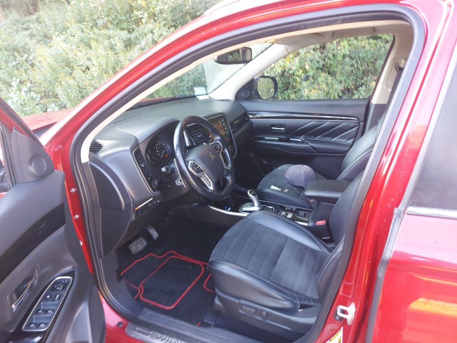 Mitsubishi Outlander Phev Pług In Hybrid 4x4