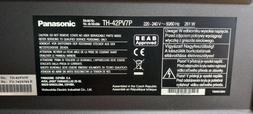 Telewizor Panasonic 42 cale. Do gier, na działkę, itp.