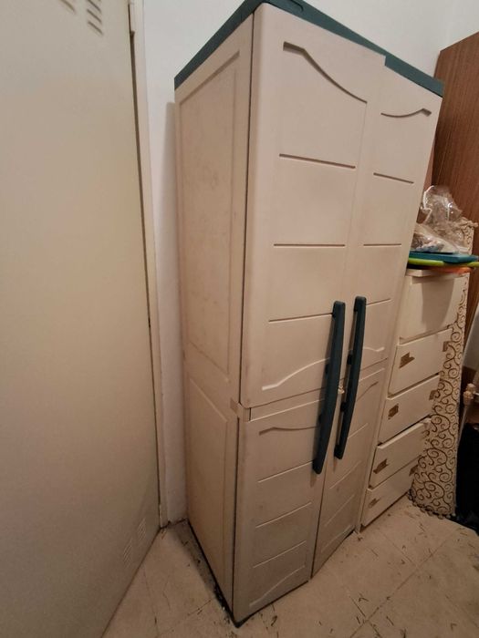 Armário de arrumação em plástico resistente - 4 prateleiras