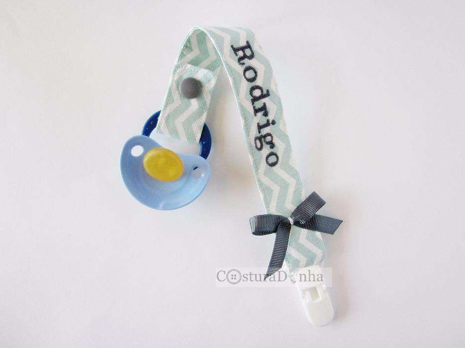 Prende chucha personalizada com nome bordado - boa oferta