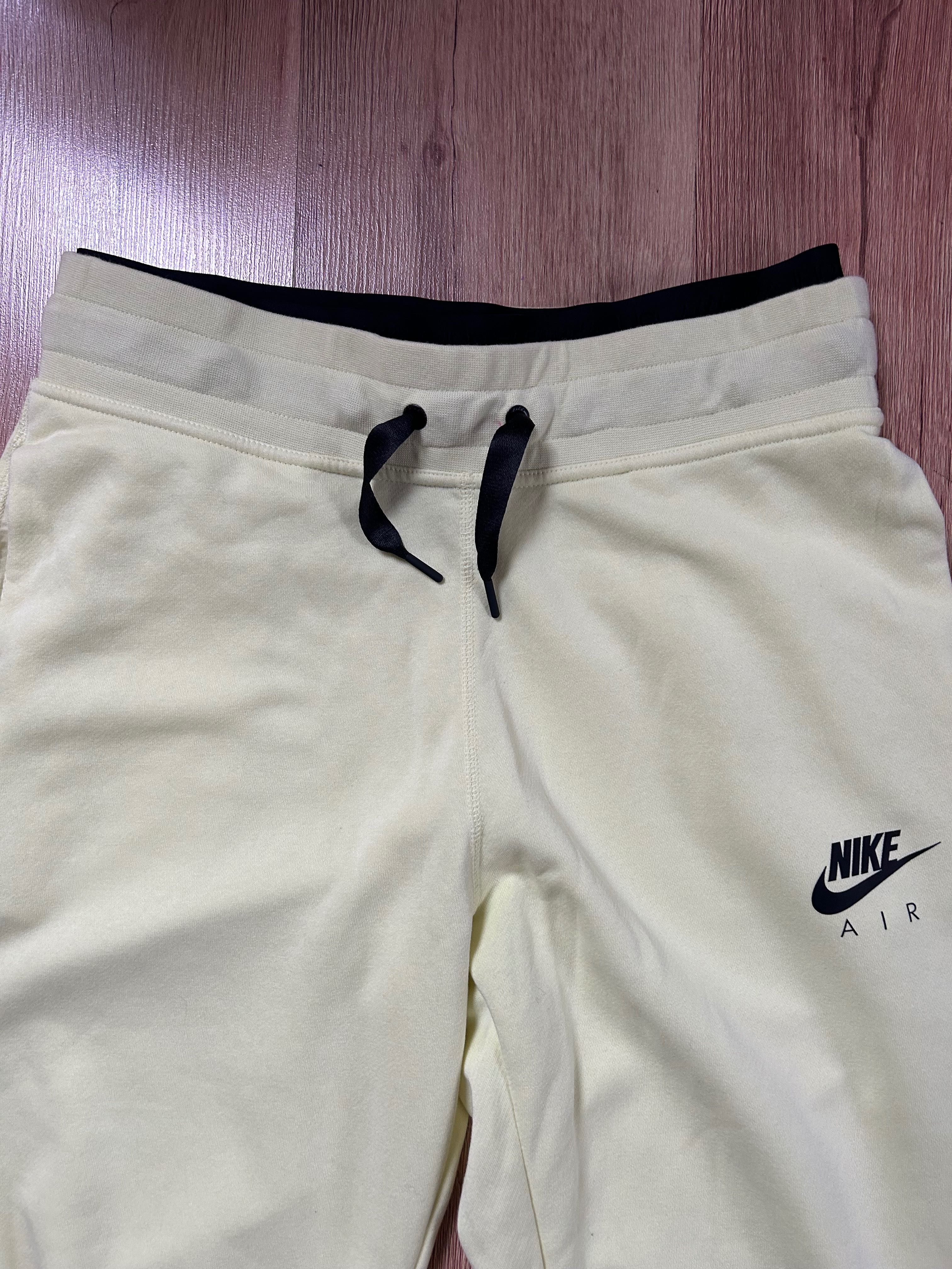 Obniżka Nieużwane spodnie dresowe Nike Air