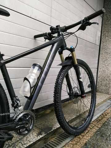 bicicleta cube btt