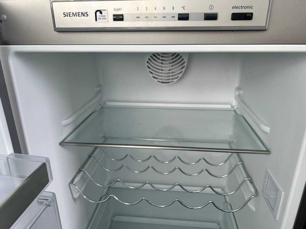 Холодильна шафа Siemens крапельна #07050