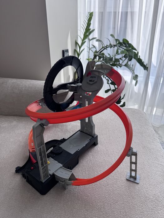 Гараж, трек hot wheels