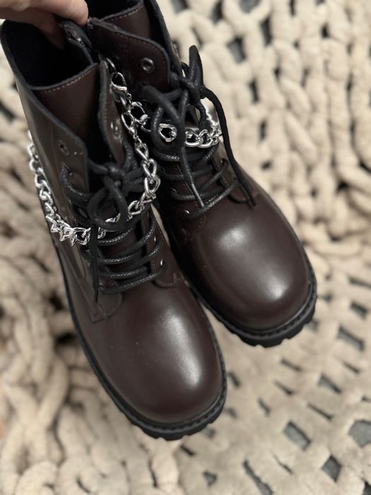 Botki czekoladowe ala Martensy ze skóry wegańskiej Tijn