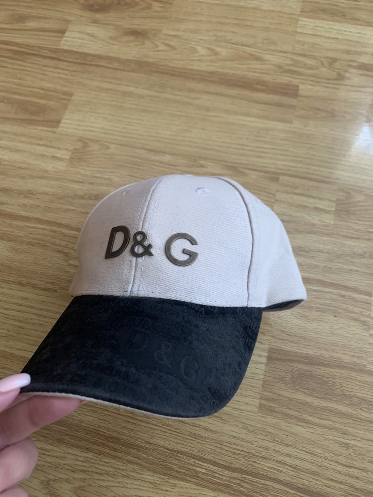 Кепка D&G состояние отличное