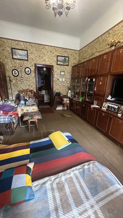 Продам 2 кімнатну. Центр. Грушевського