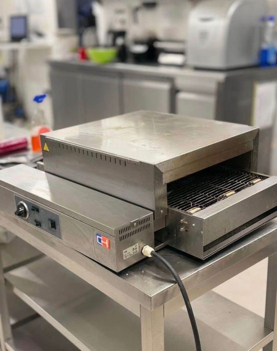 Forno elétrico com esteira