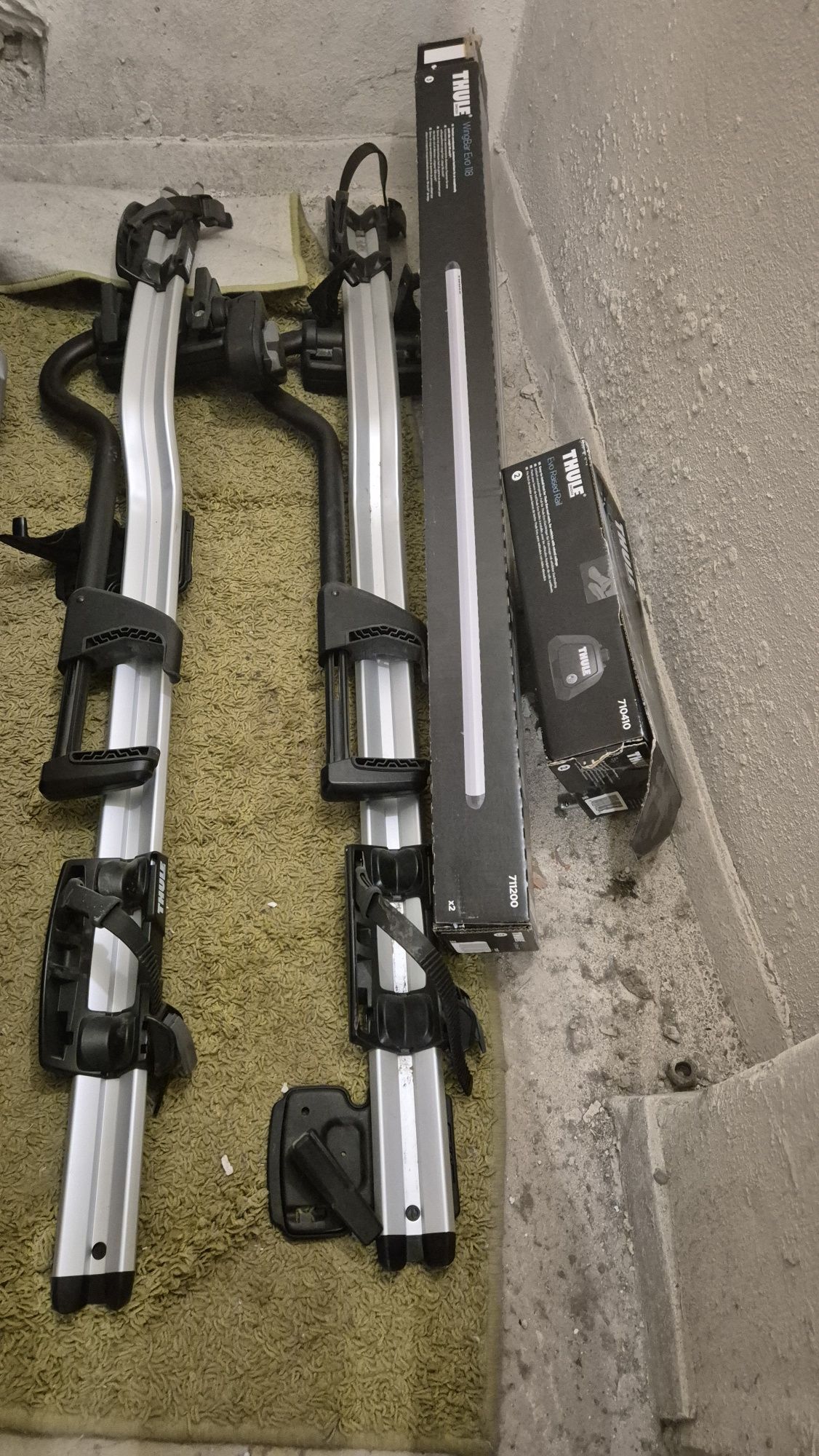 Bagażnik rowerowy Thule wingbar Evo 118 + 2x Thule proride 598
