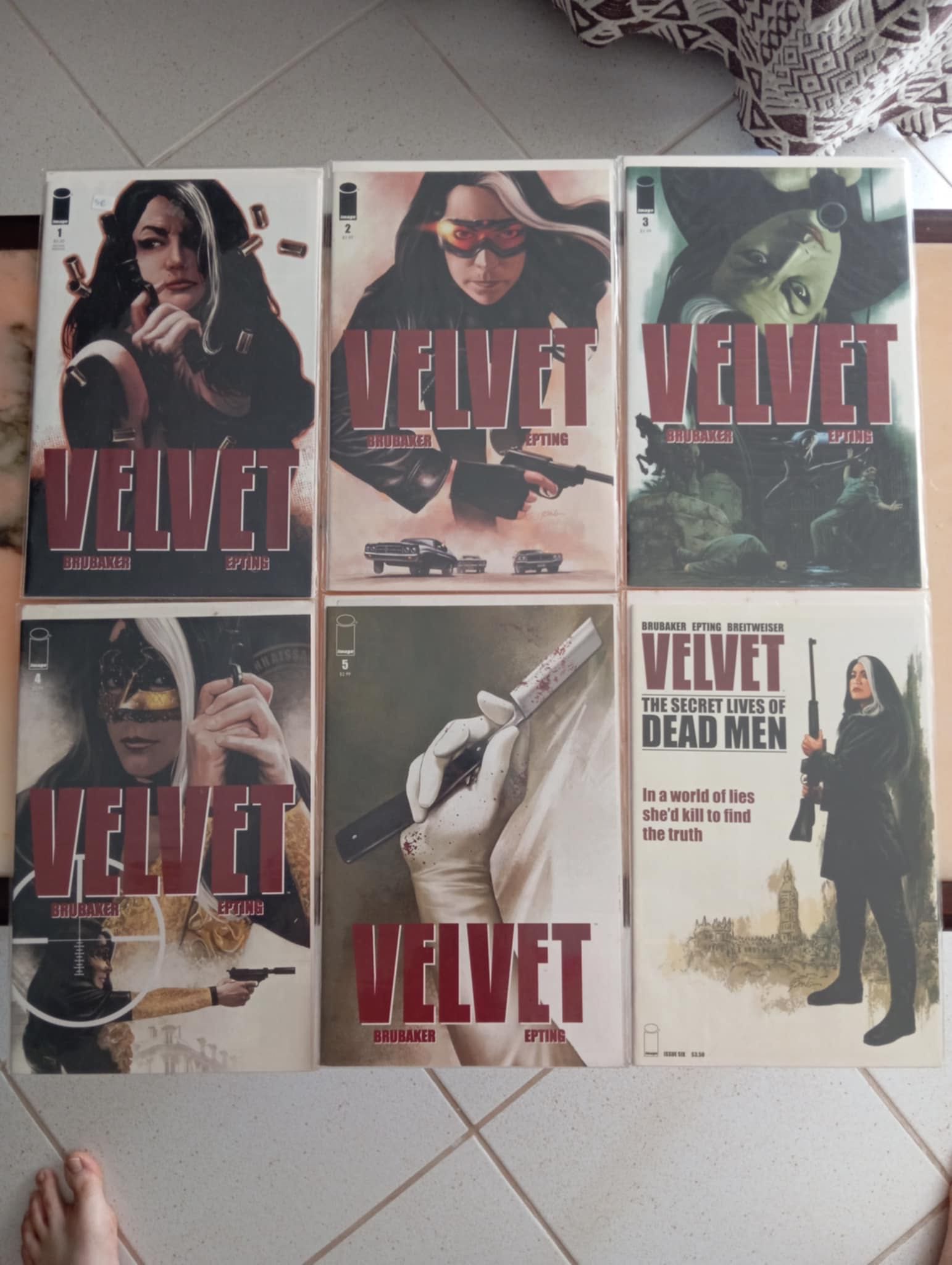 Ed Brubaker Sean Phillips Steve Epting Comics sets Image