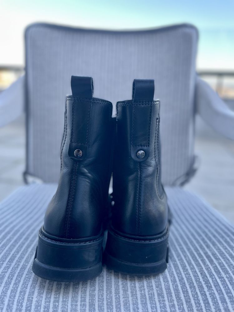 Botas em Pele tam 37