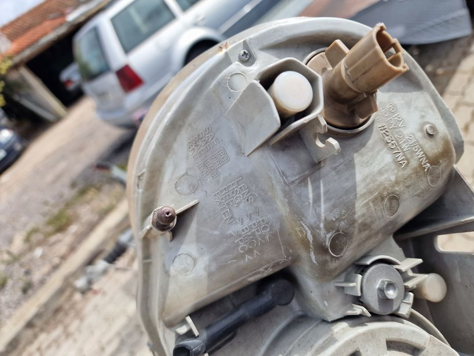 Farol esquerdo Kia Rio