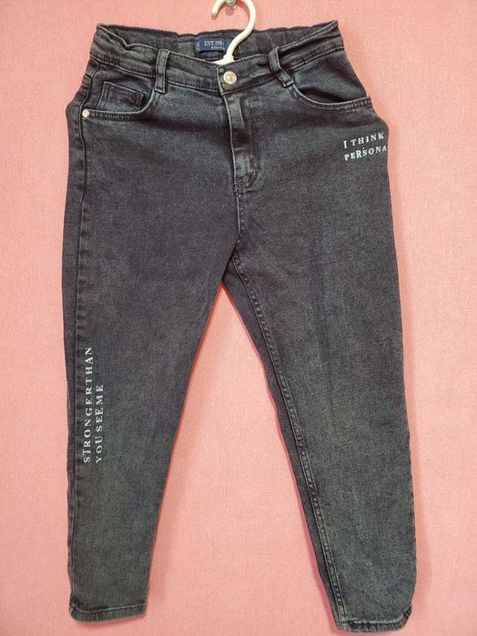 Джинсы на мальчика, рр. 140