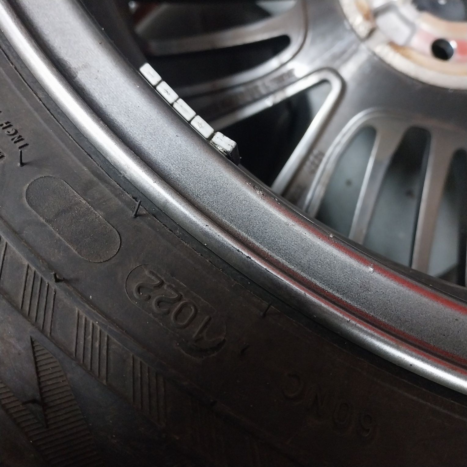 Opony Zimowe NOKIAN 225/60R18 104H DOT2022 ! Jak Nowe !