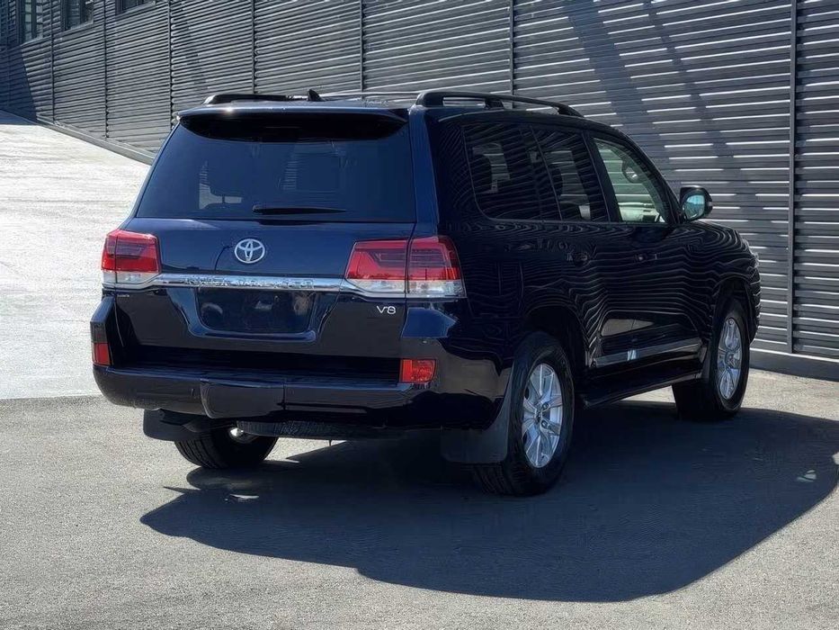 Toyota Land Cruiser      2019