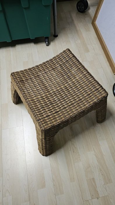 Mesa de apoio/banco em verga