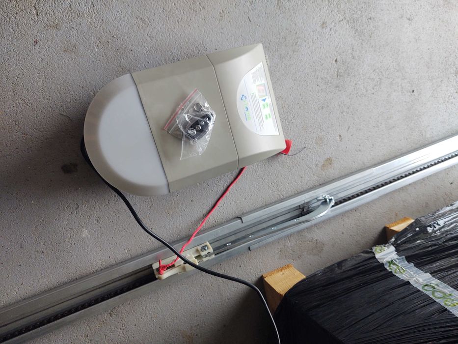 Szyna z  łańcuchem do napędu garażowego 2022 r