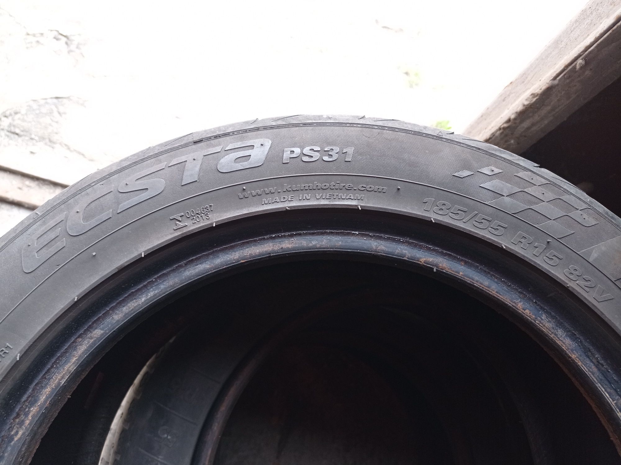 Дві літні шини Шини Kumho Ecsta HS52 185/55 R15 82V, б/у