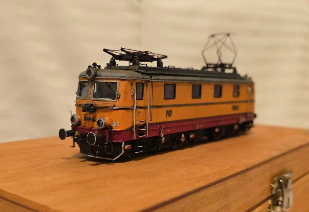 Lokomotywa PKP EP05-013, full opcja- pomniejszone.pl