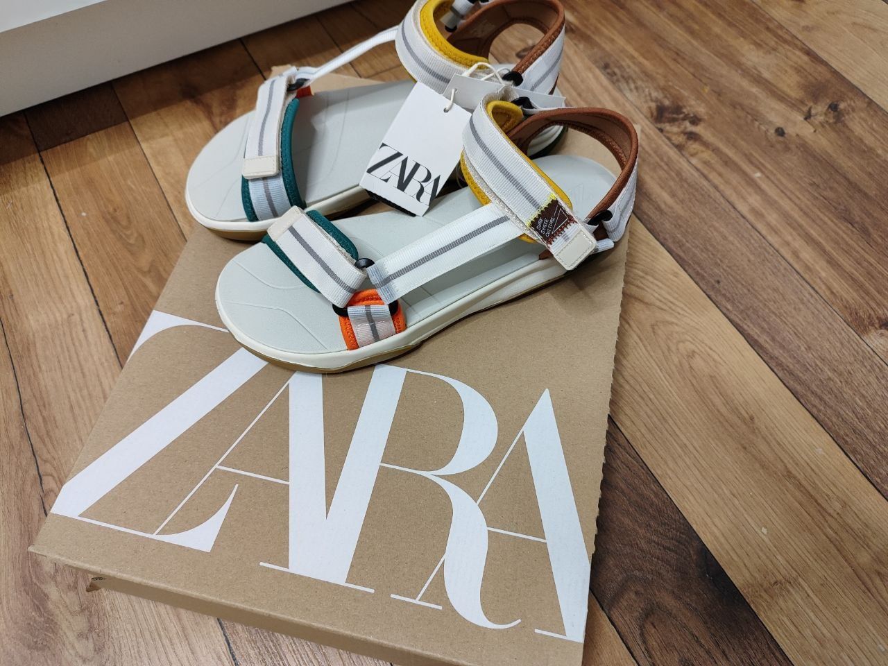 Босоножки Zara новые