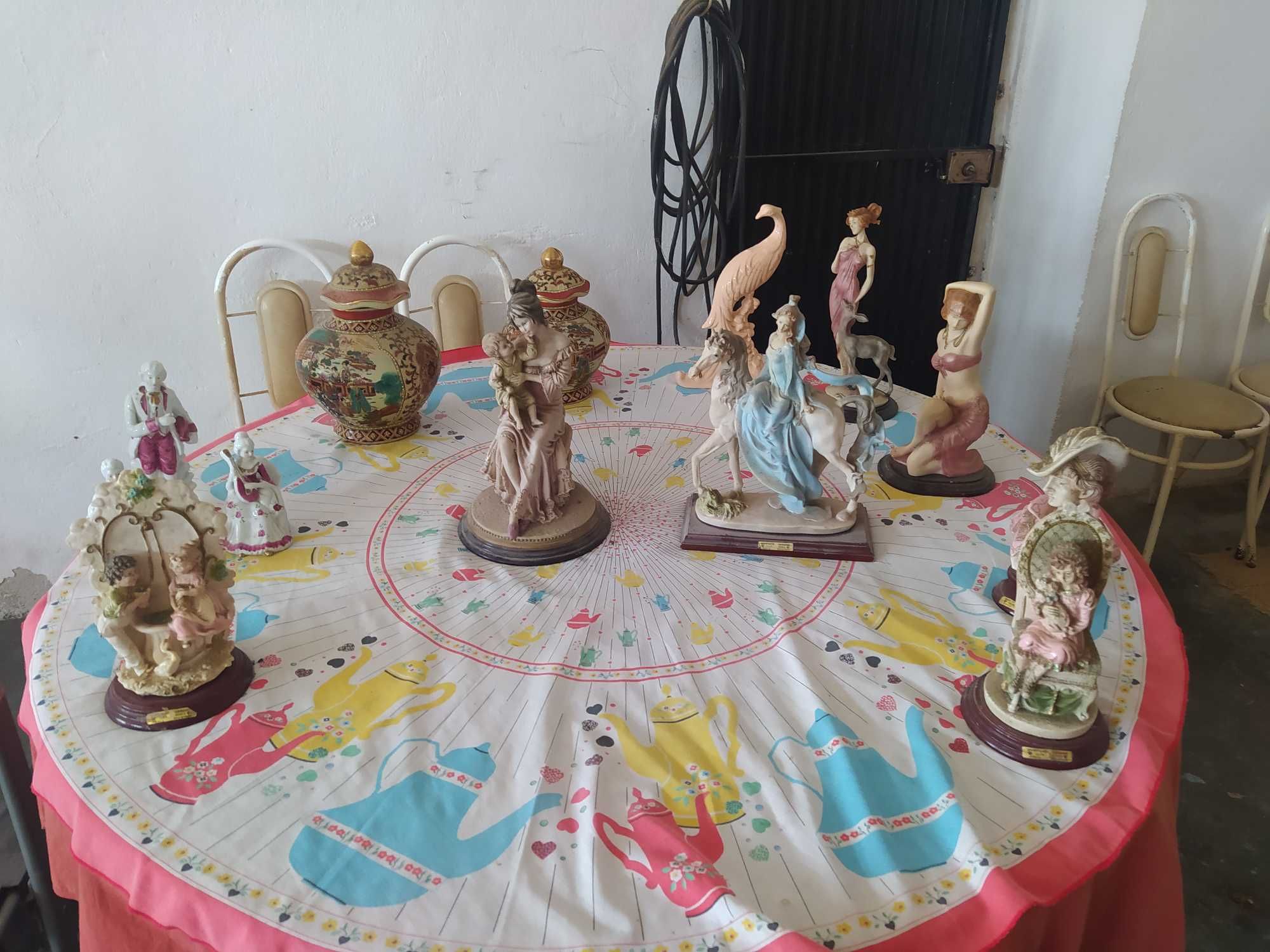 Varias Estatuetas