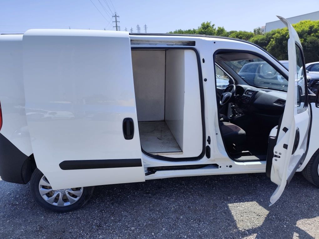 Fiat Doblo 1.6 gasóleo com caixa Fibrada de 2014