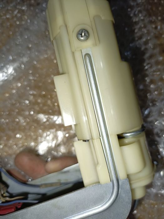 Suzuki Bandit 650 pompa paliwa 07