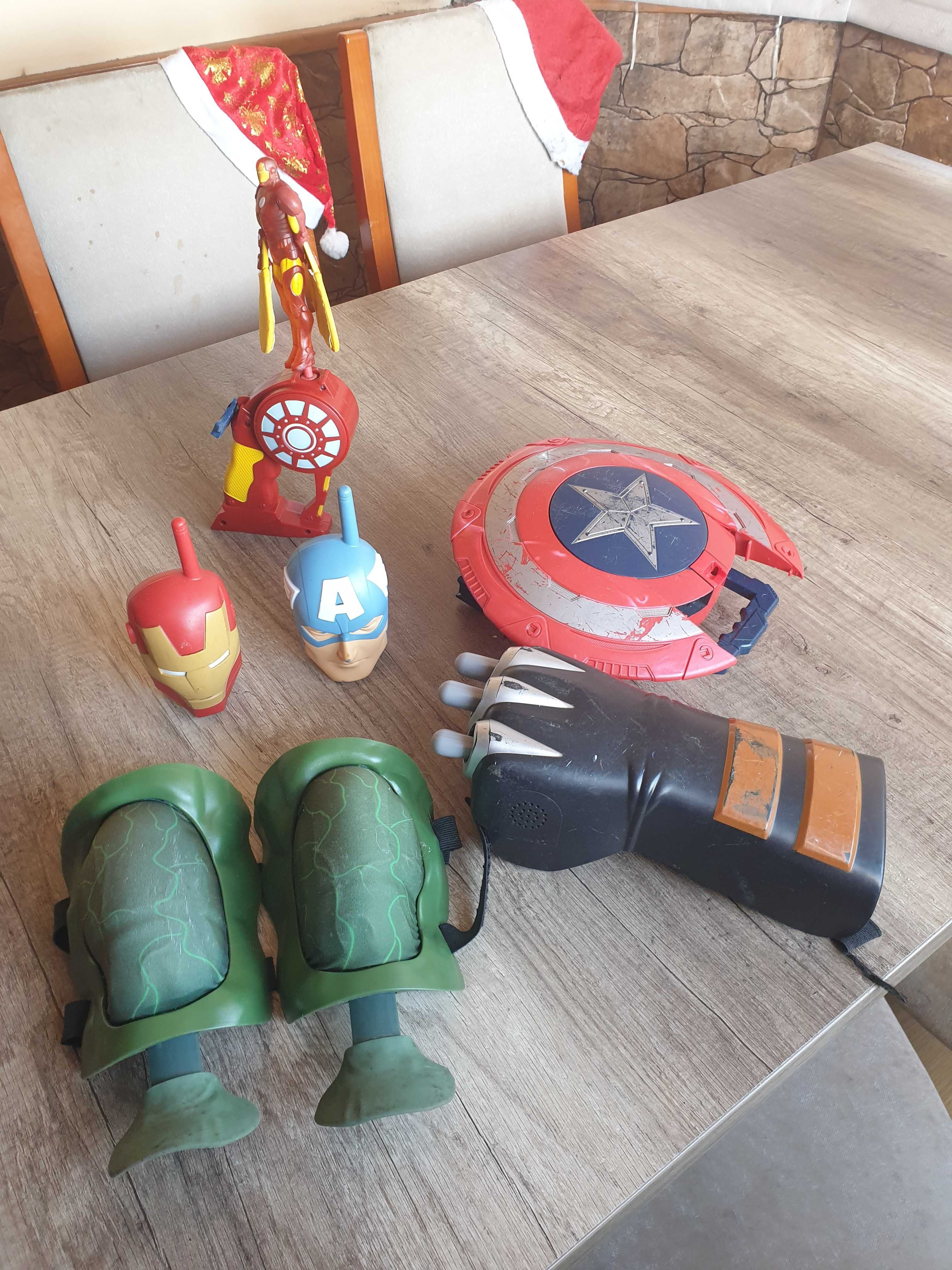 Bonecos Avengers