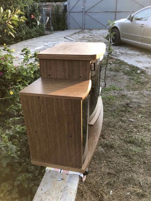 Продам тумбу под телевизор