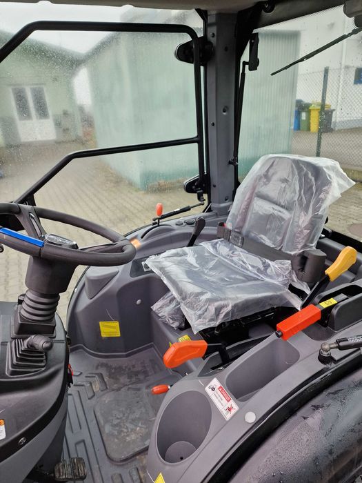 Traktor Solis 26 HST z oryginalną kabiną, koła trawiaste , 25 KM