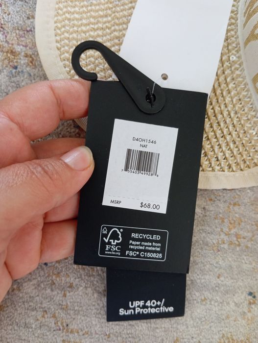 Капелюх фірмовий DKNY