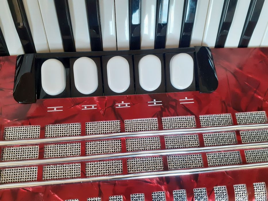 Akordeon Hohner 72 bas