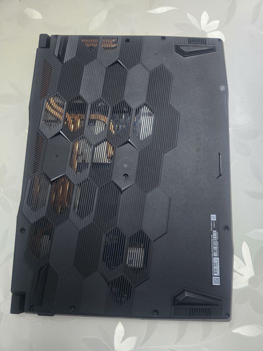 Новий MSi/2K 165Hz/Ryzen 7 8845HS/RTX4060 8GB/DDR5:16GB/SSD:1TB