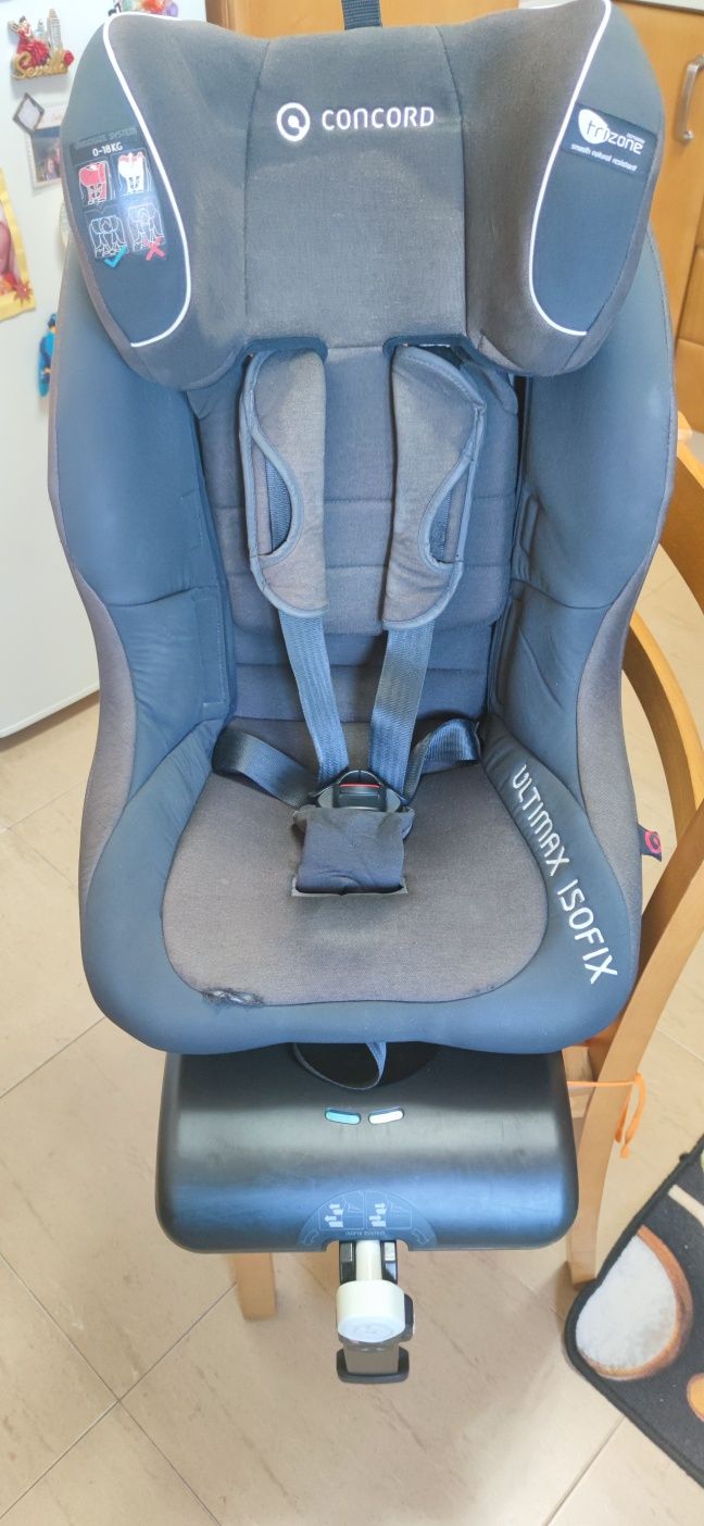 Cadeira Auto Concord Ultimax Isofix grupos 0/0+/1 preta