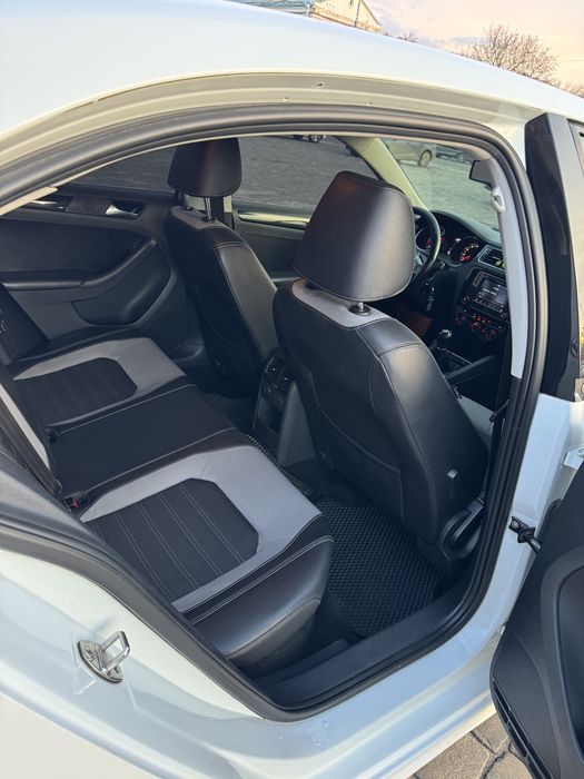 Продам Volkswagen Jetta 2016 року