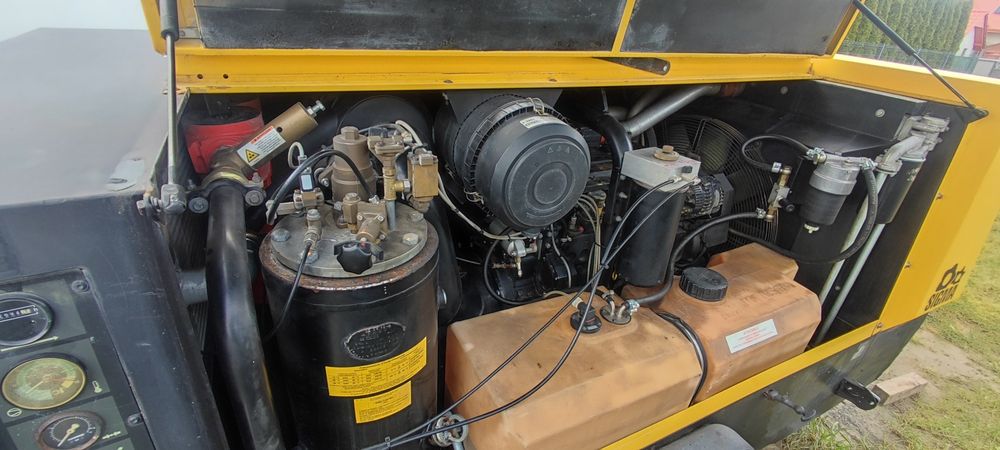 Zamiana minikoparka | Kompresor sprężarka Kaeser M121 10 bar 10m³