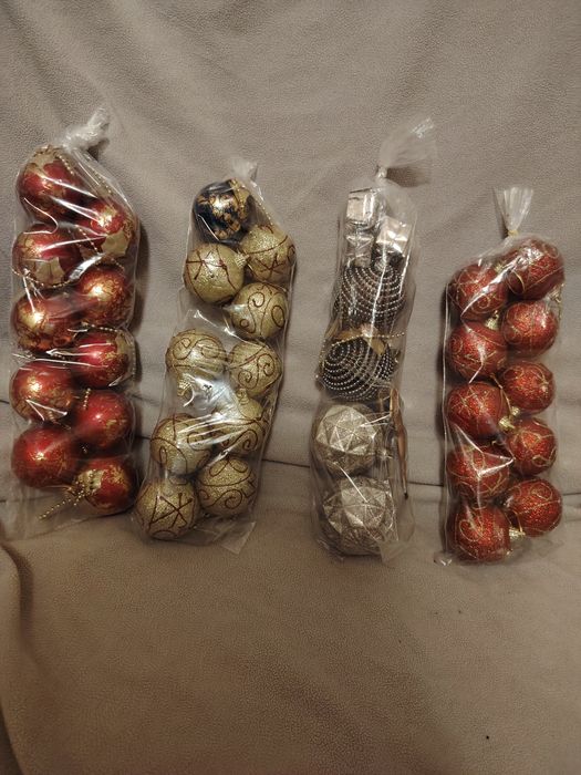 2€cada saco Bolas de natal entrego em Rio tinto ou envio CTT novas