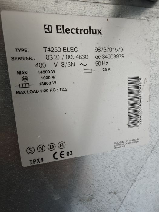 Професійна сушильна машина 13/16 кг Electrolux T4250