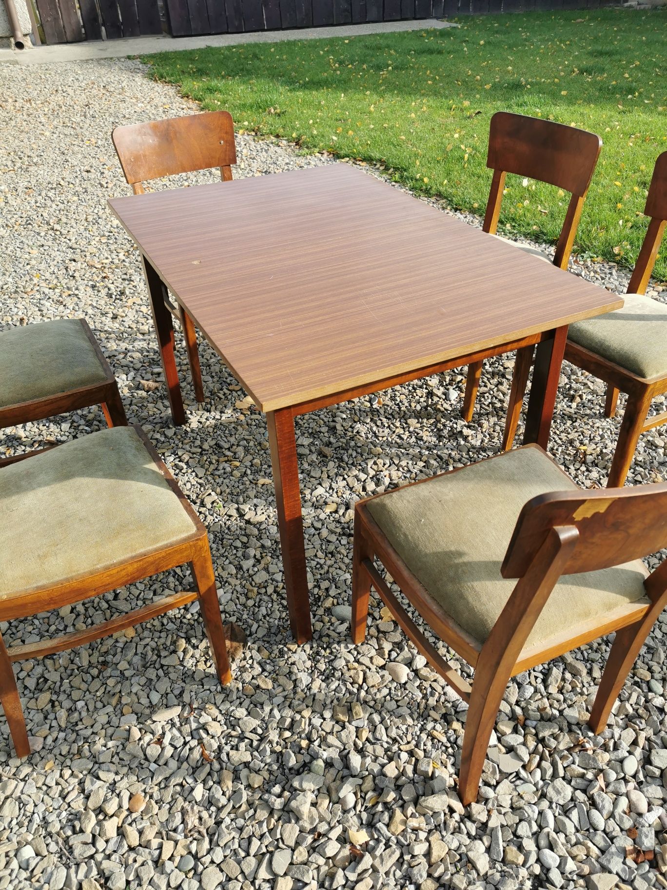 Drewniany stół 6 krzeseł komplet. Do odrestaurowania