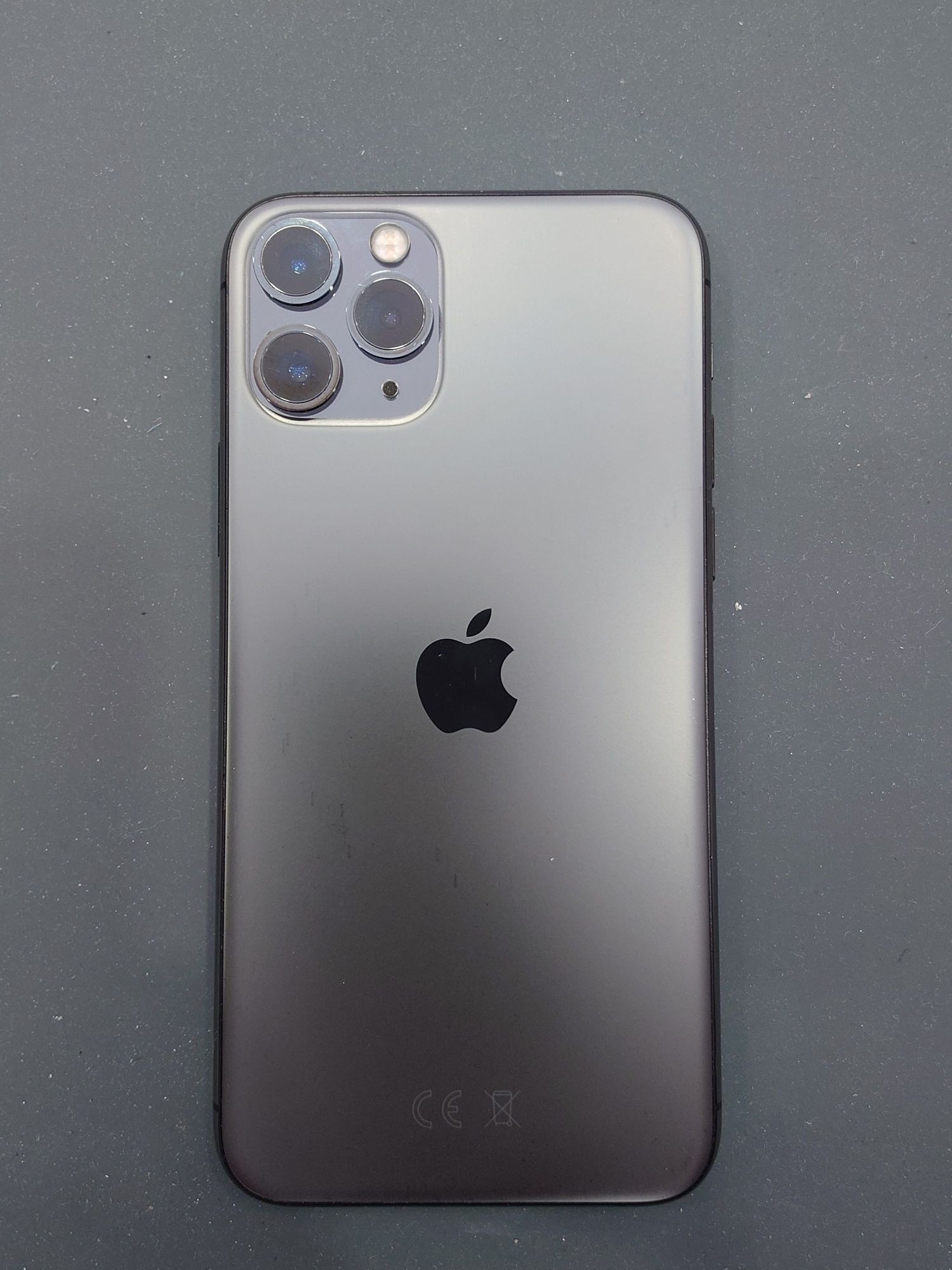 IPhone 11 pro 64 GB midnight green como novo
