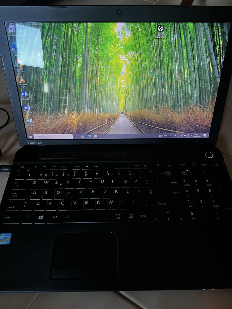 Portátil Toshiba i3