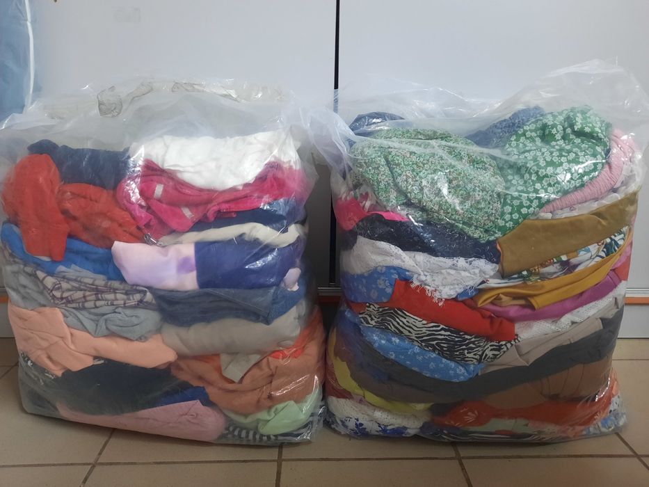 Продам одяг та взуття